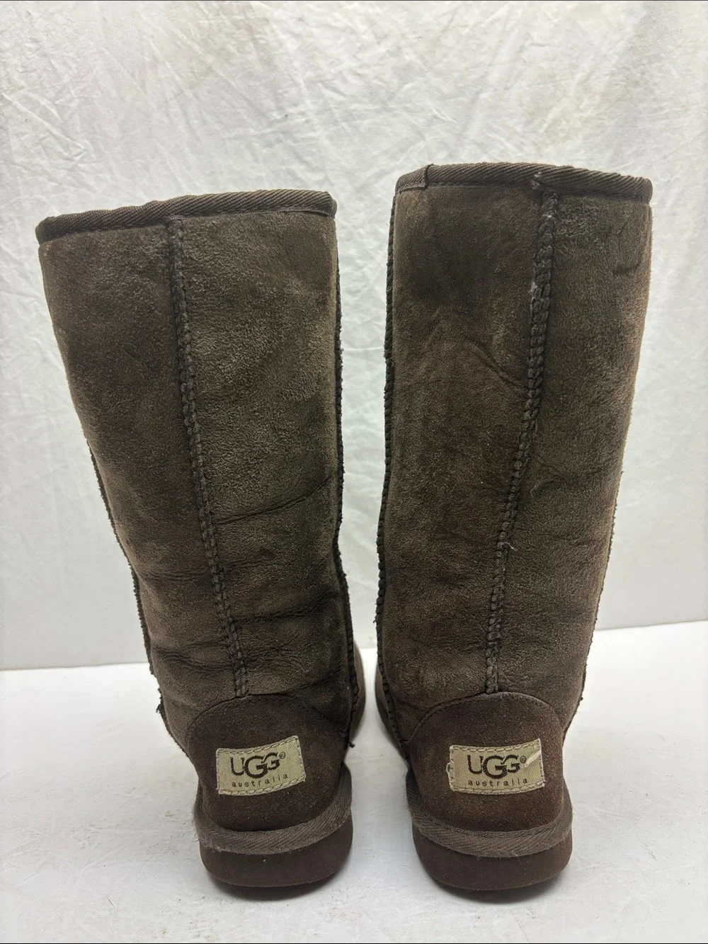 UGG Classic Tall Boots, size 3 little girl, box 68